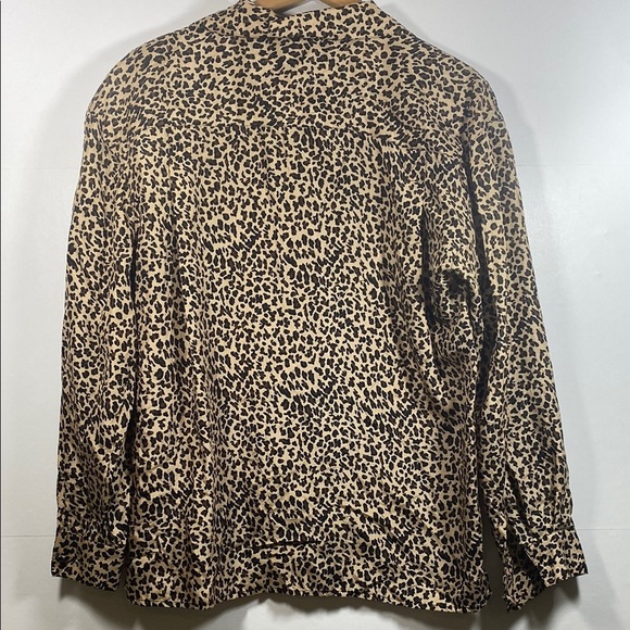 100% Silk Leopard Print Button Down Shirt - Picture 4 of 7